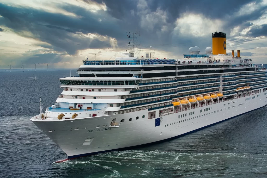 cruise ship jobs salary for freshers